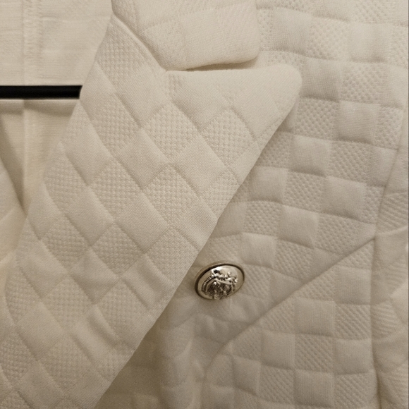 Blazer - Picture 2 of 2